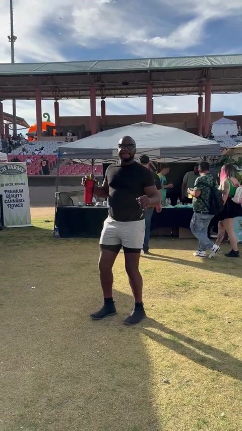 Happy Dancer Viben at Kushstock!