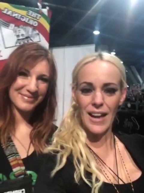 Ali found Angela Mazzanti at the SmokeBuddy Booth...