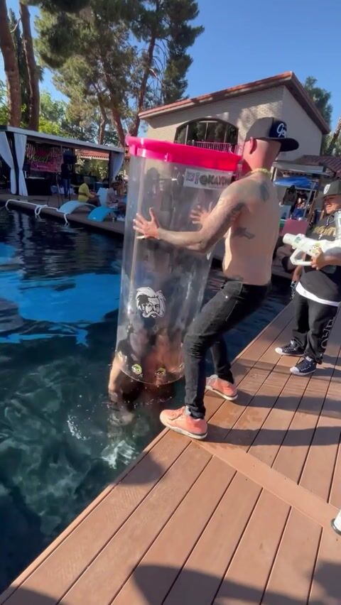 Pool party WeedTV