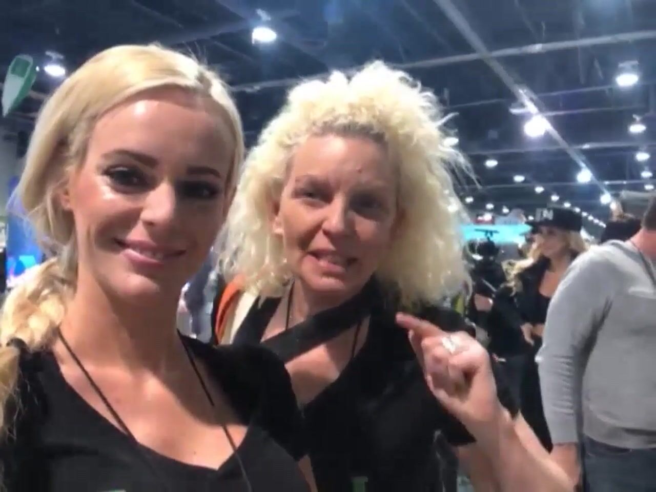 Stash CBD was visited by WeedTV Now's Carole Joyce and Ms WeedTV Ali Morris