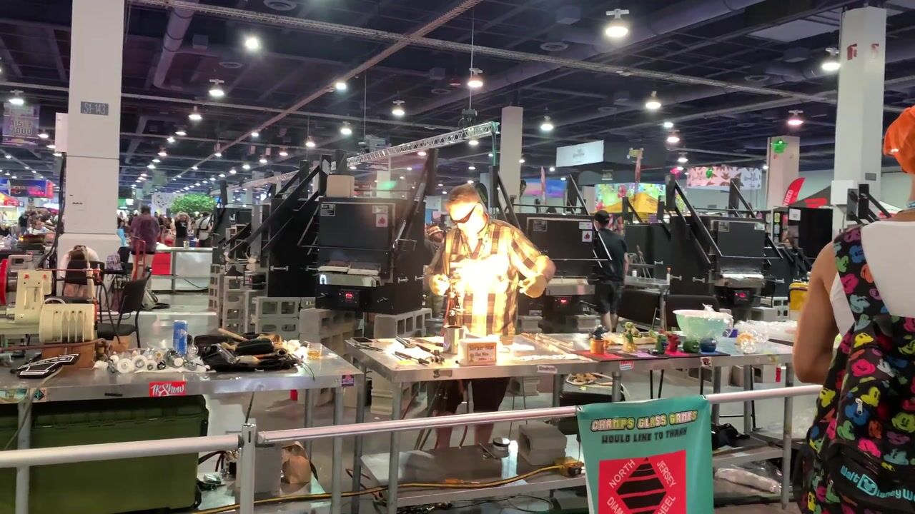 Blowing Glass @Champs
