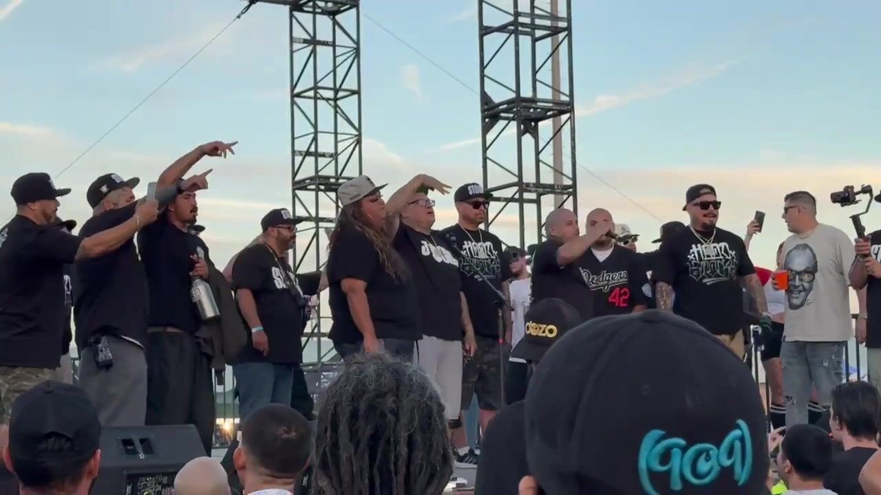 Kushstock brings on a crowd of performers!