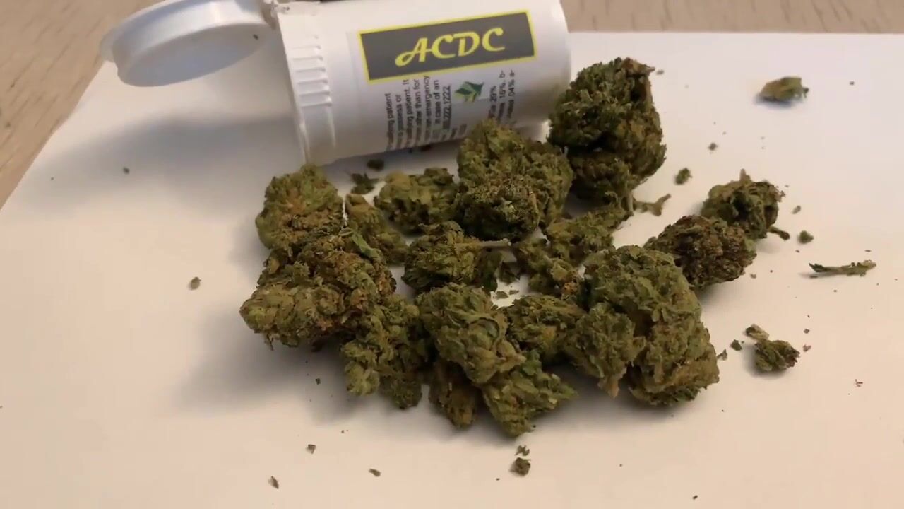 Strain Review : ACDC : Flower : SunMed Growers