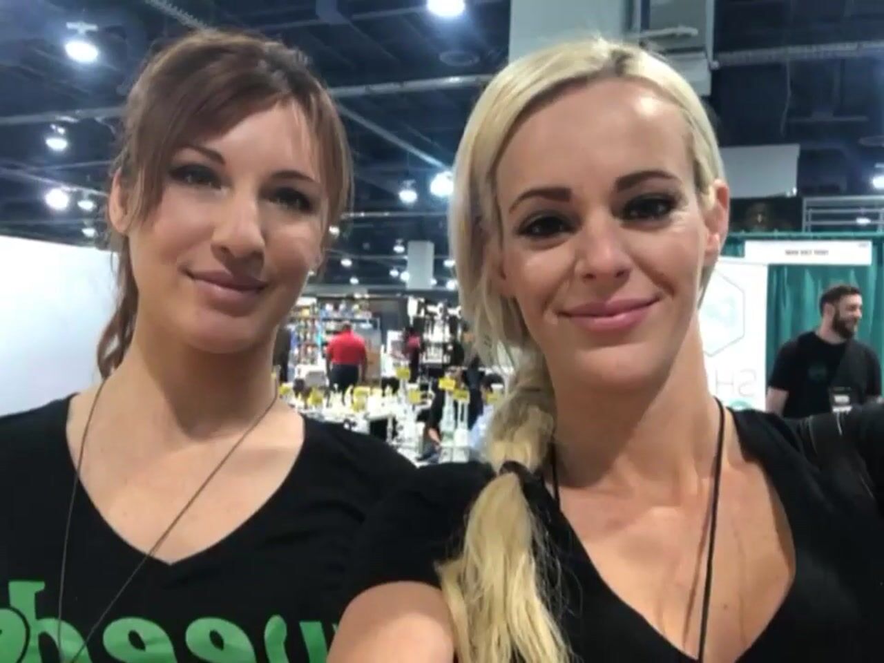 Ms Weed TV and Kelly at True Terpenes for another look...
