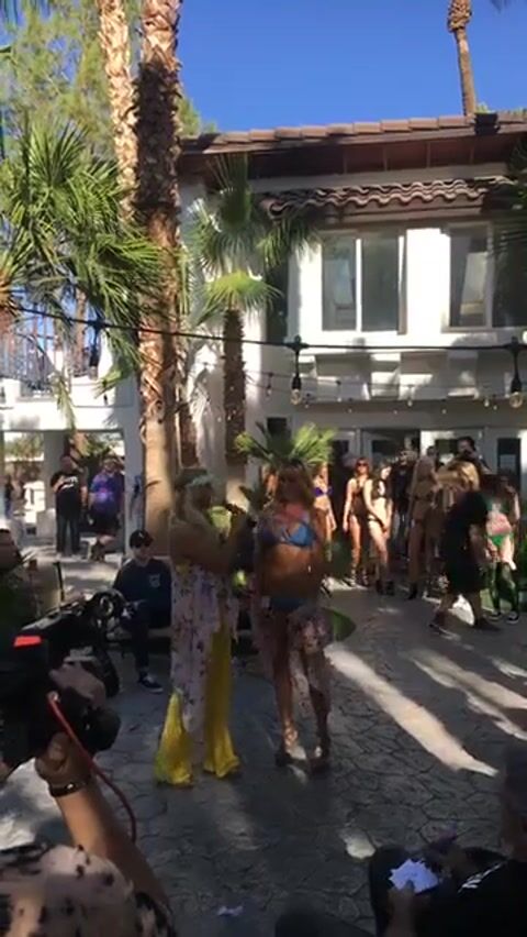 WeedHouse Day 1 - Bikini Contest