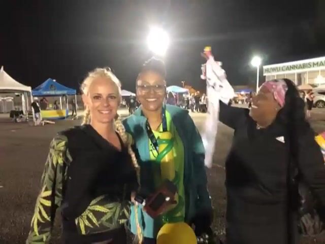 Miss WeedTV Ali Morris give away the Vape Prize!